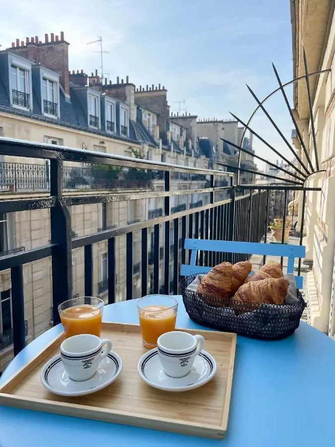 Appartement Pergo à Paris