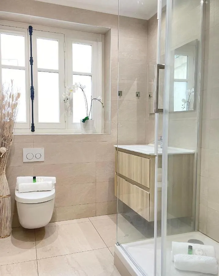 Appartement Pergo à Paris
